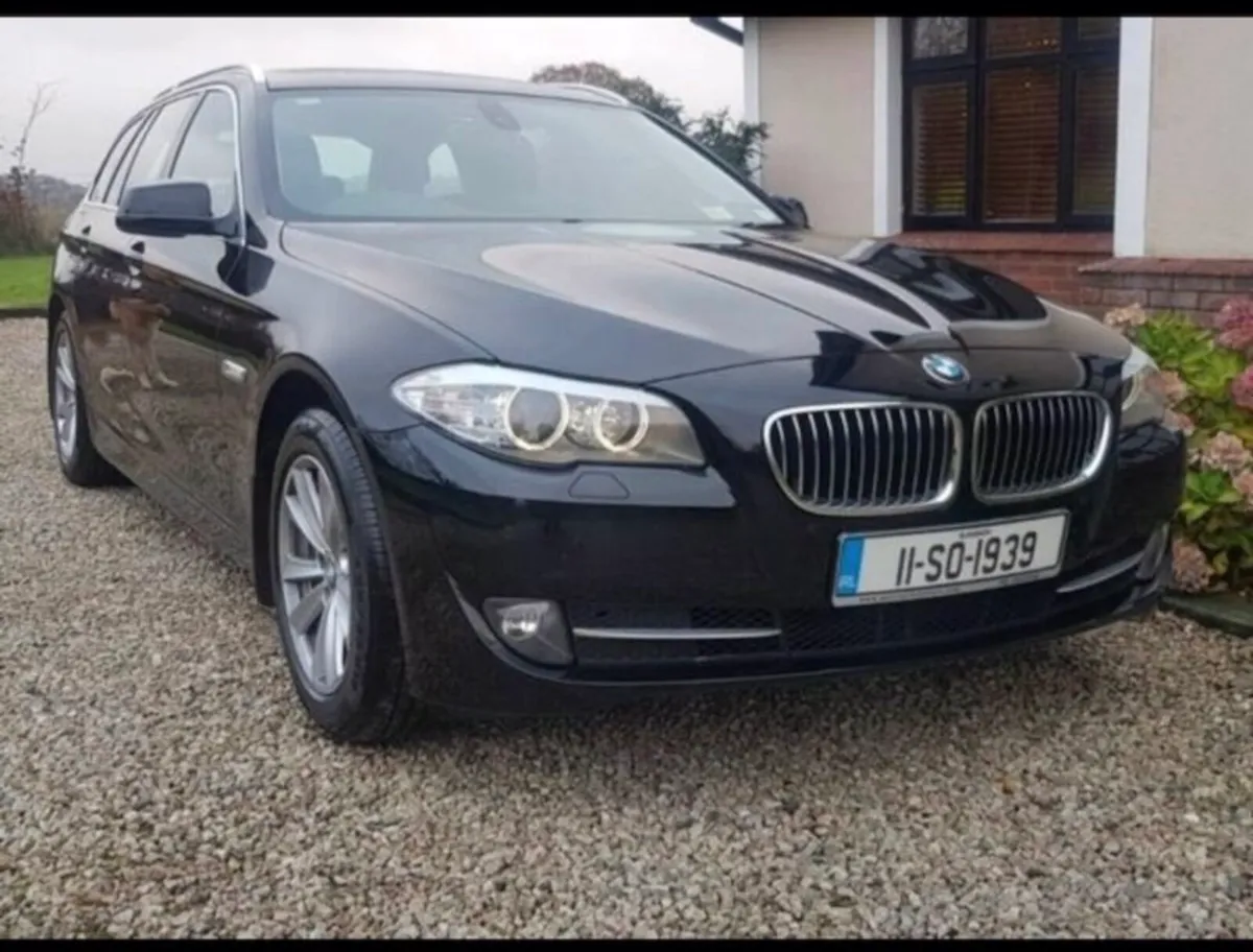 BMW 520d F11 SE Touring 5DR AUTO - Image 1