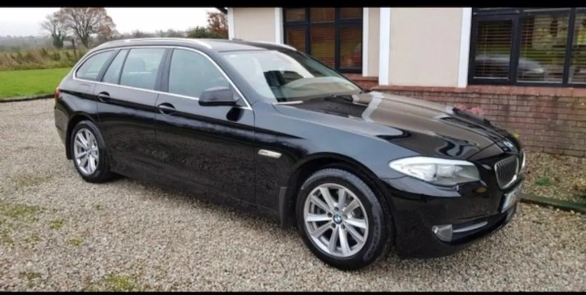 BMW 520d F11 SE Touring 5DR AUTO - Image 2