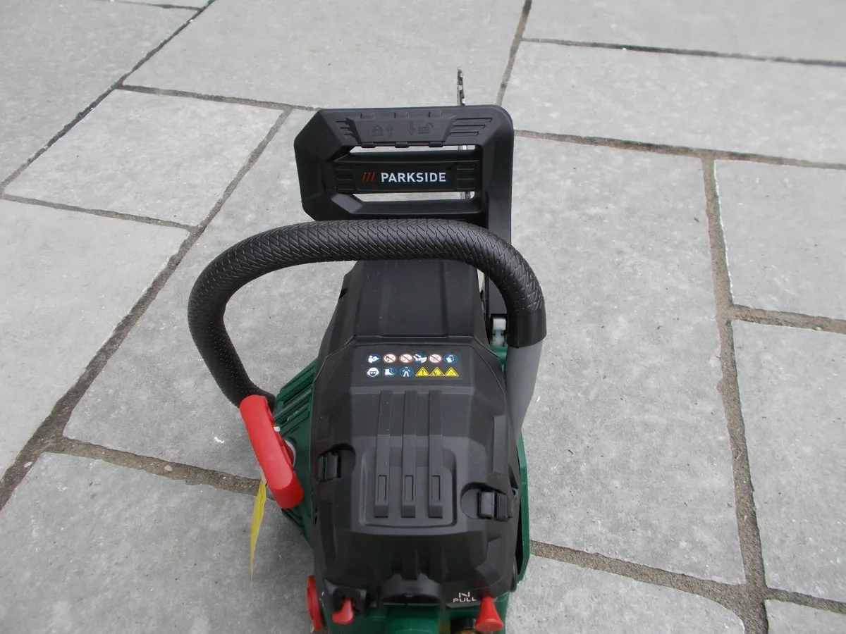 Petrol Chainsaw - Image 2