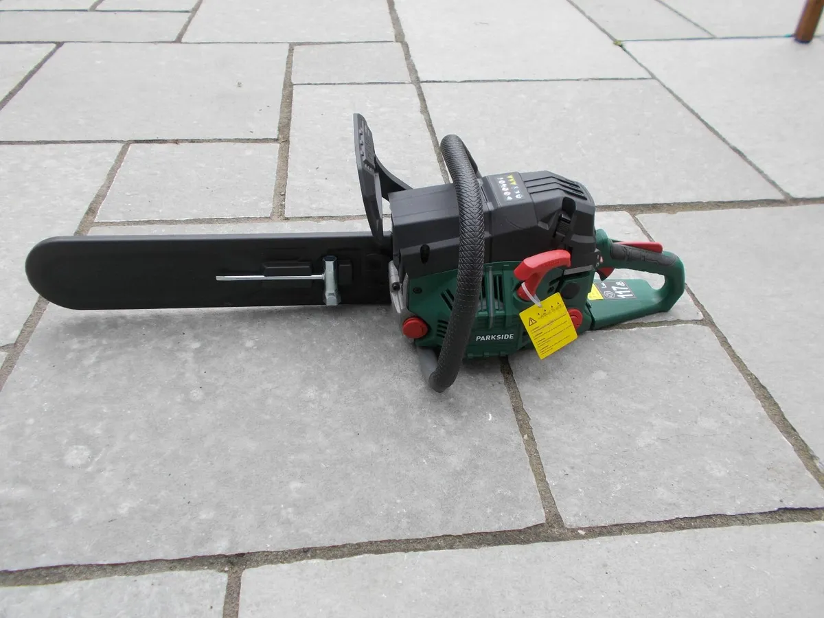 Petrol Chainsaw - Image 4