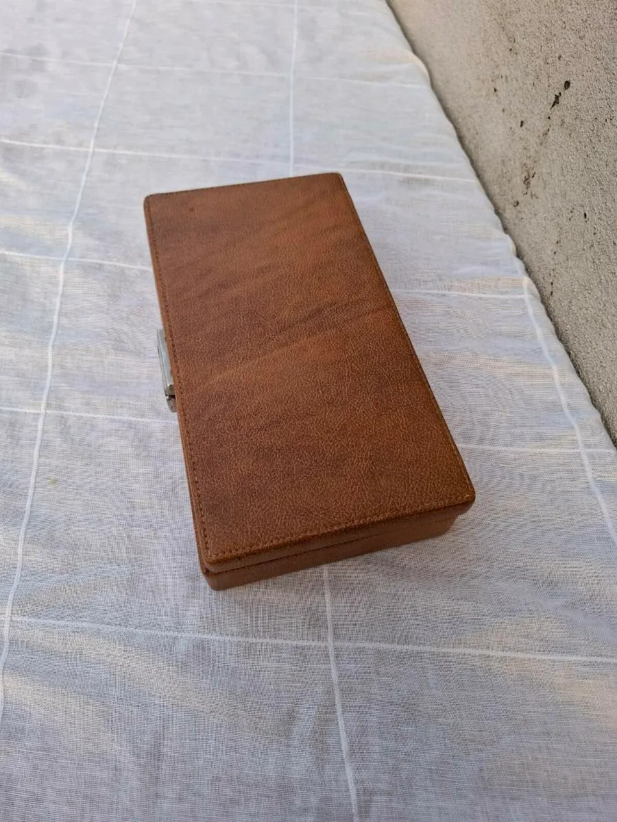 Vintage shaving case possible to post - Image 3