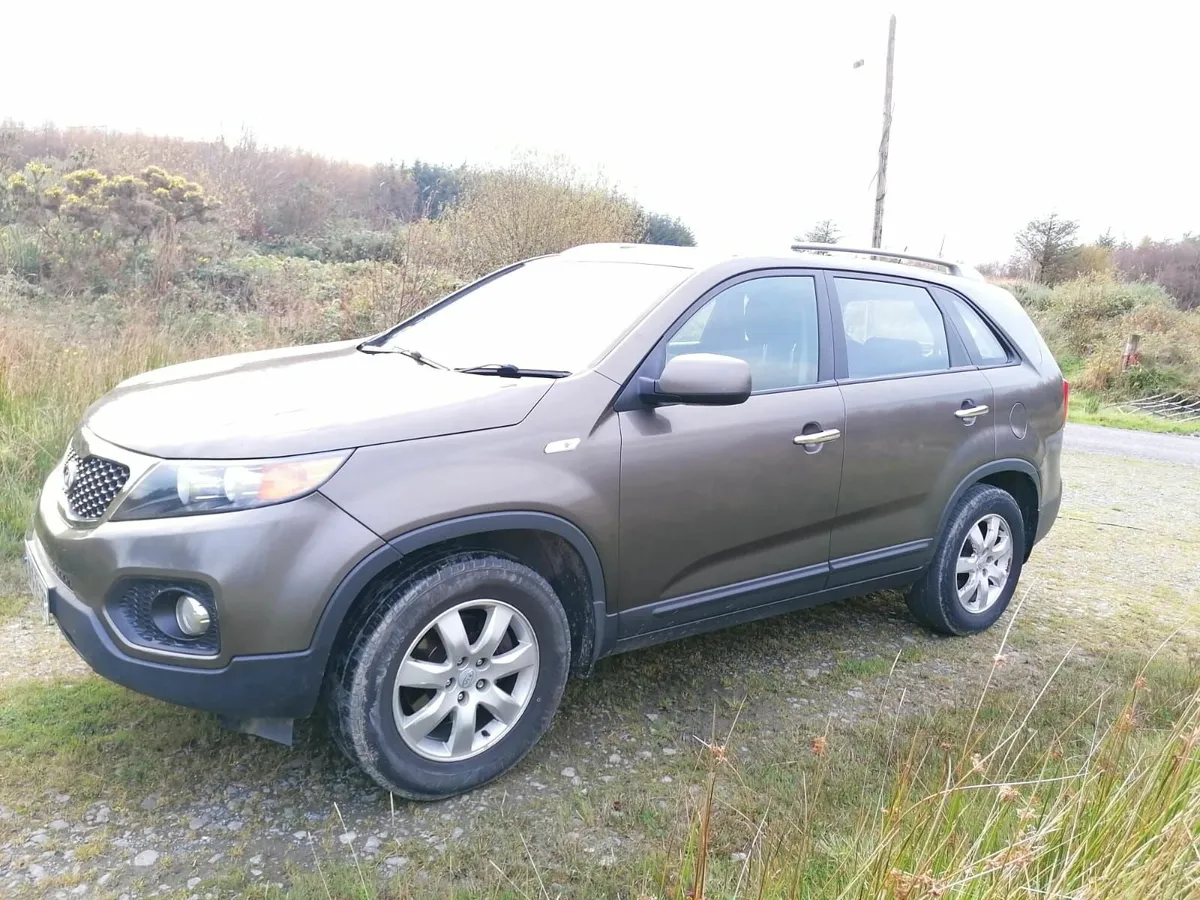 Kia Sorento 2010 - Image 2
