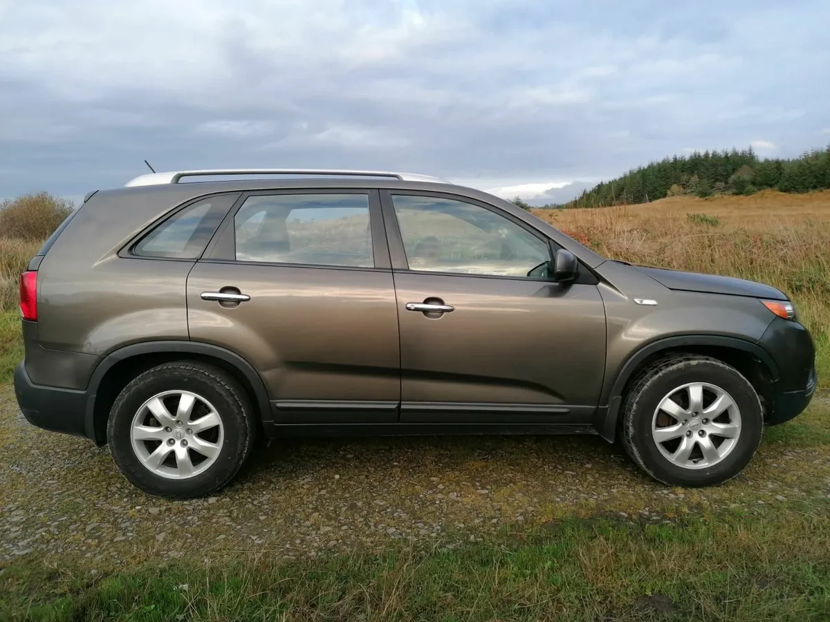Kia Sorento 2010 - Image 3