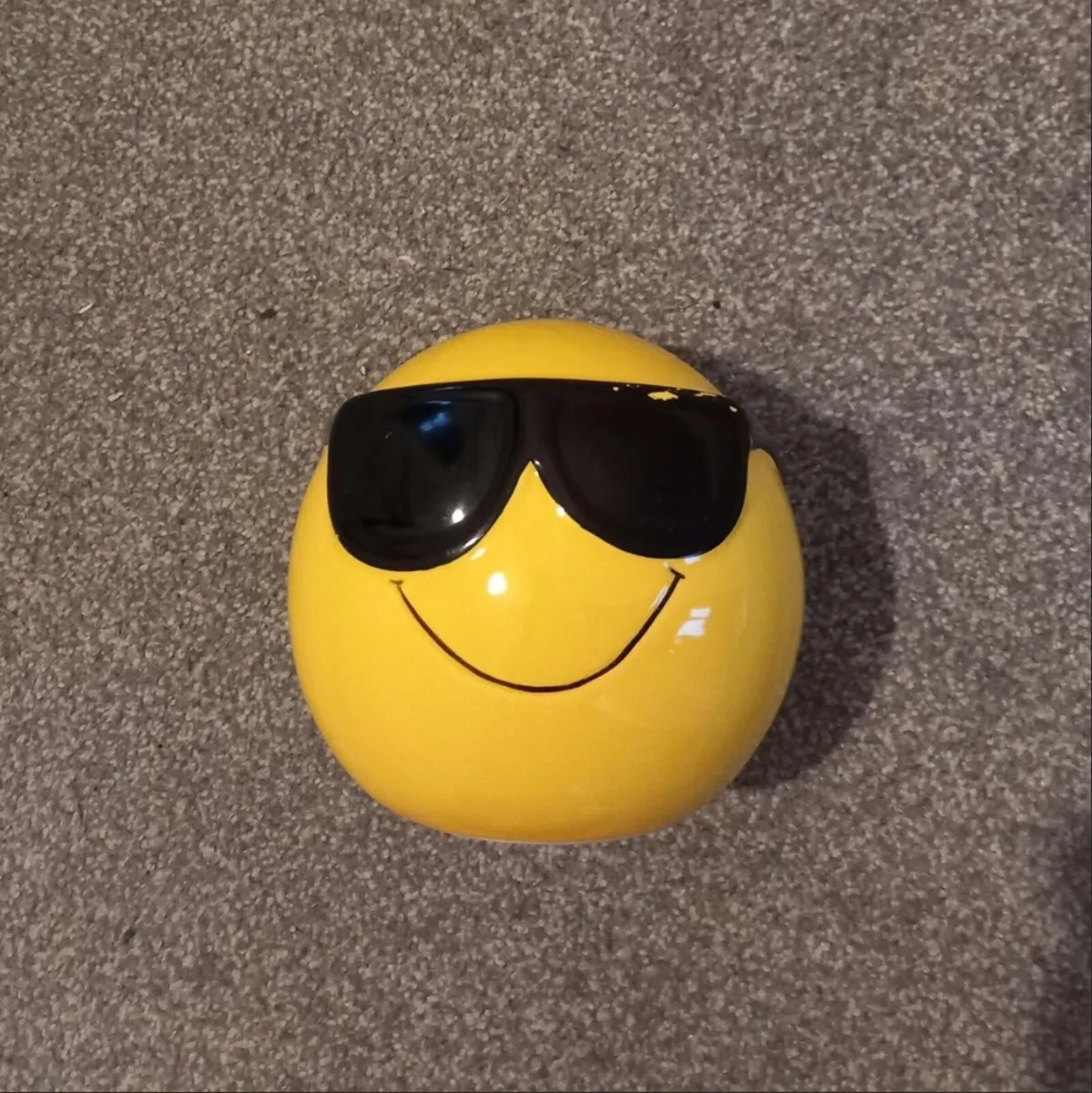 Sunglasses emoji money box - Image 1