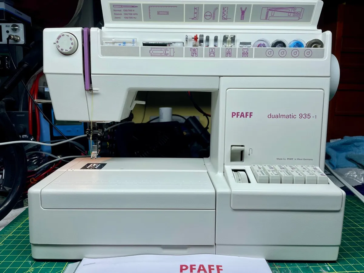 PFAFF Dualmatic 935-1 Sewing Machine - Just Servic - Image 2