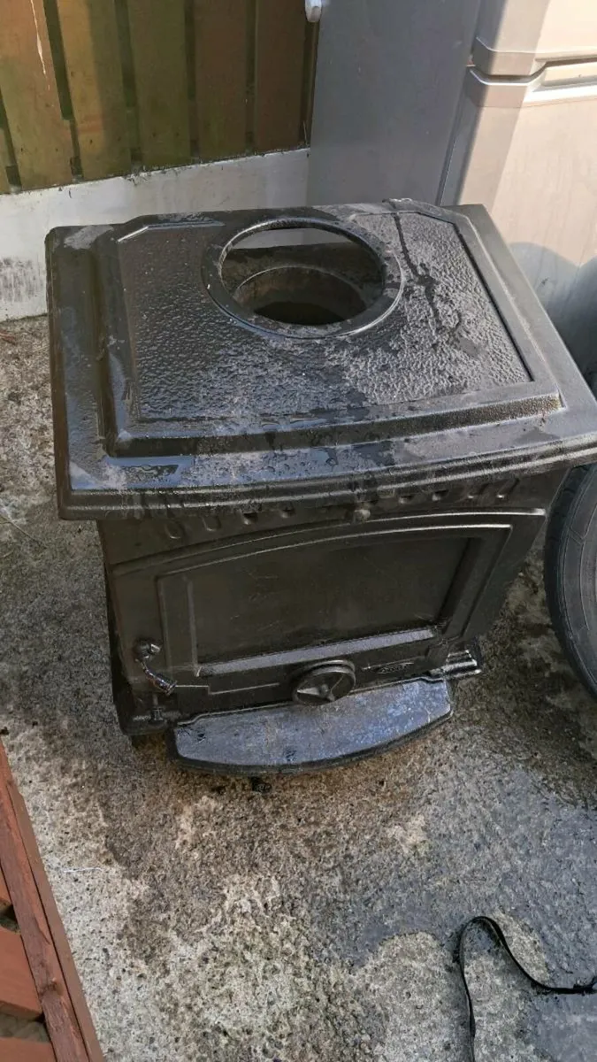 Cast Iron Stove - Image 2