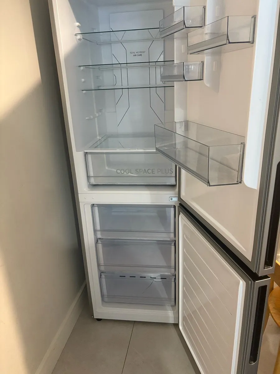 Hoover HOCE4T618ESK Smart 60/40 Fridge Freezer - Image 2