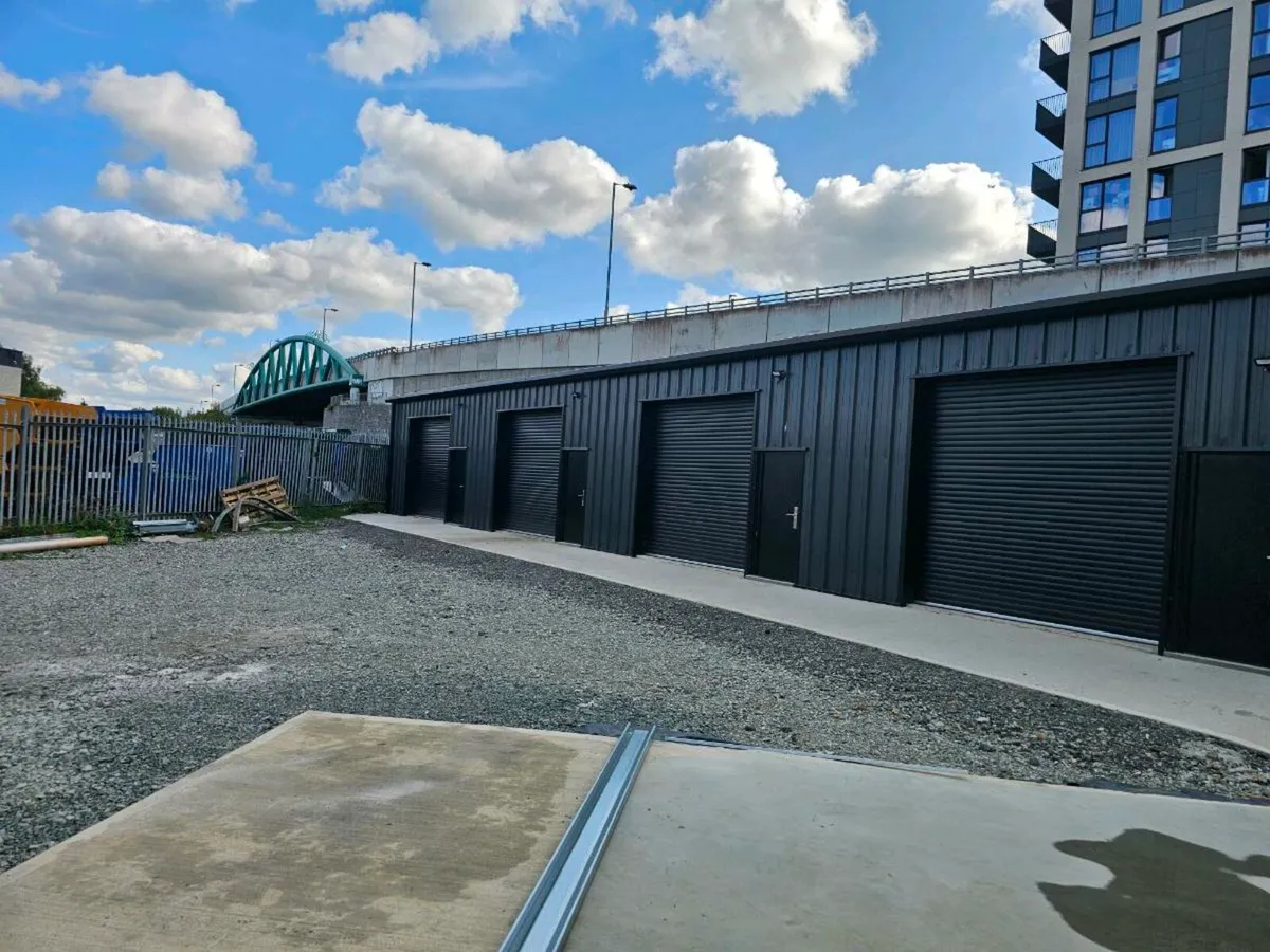 Commercial Unit to Let - Image 1
