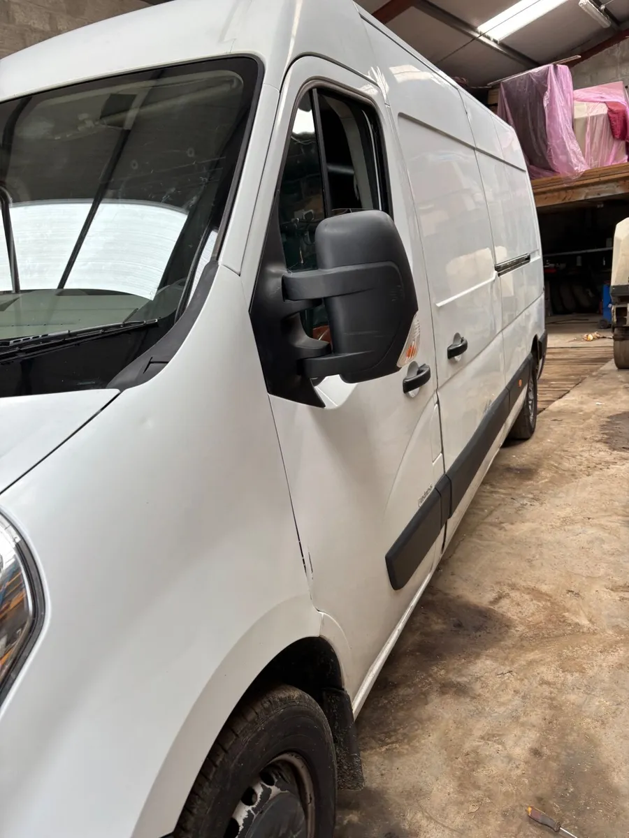 Renault Master 2017 - Image 2