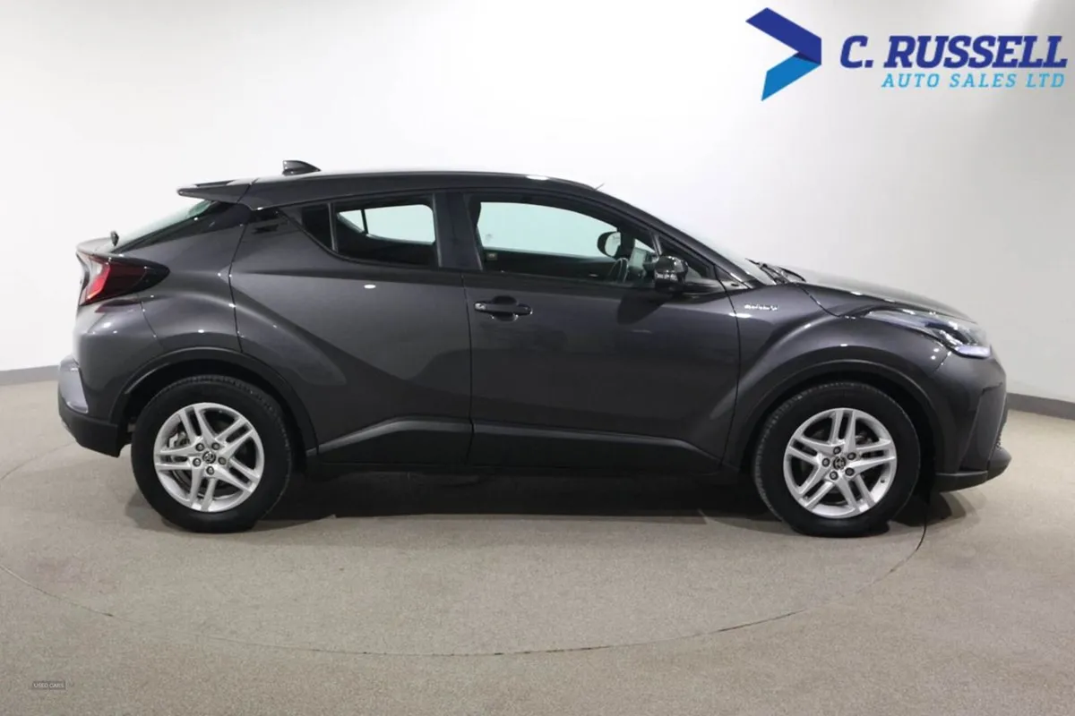 Toyota C-HR Hatchback - Image 4