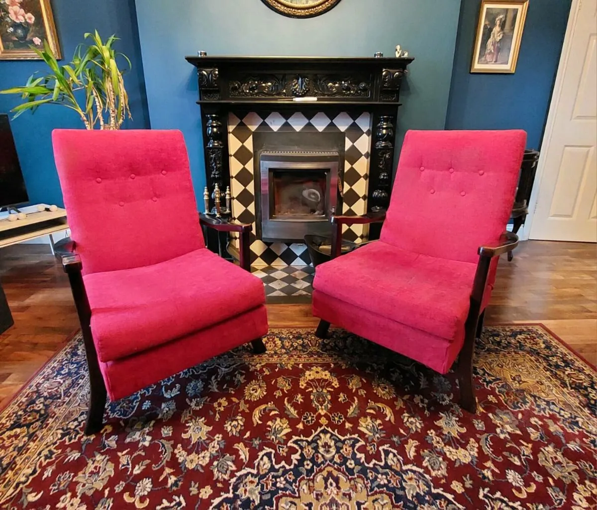 2 x red mid century armchairs - Image 1