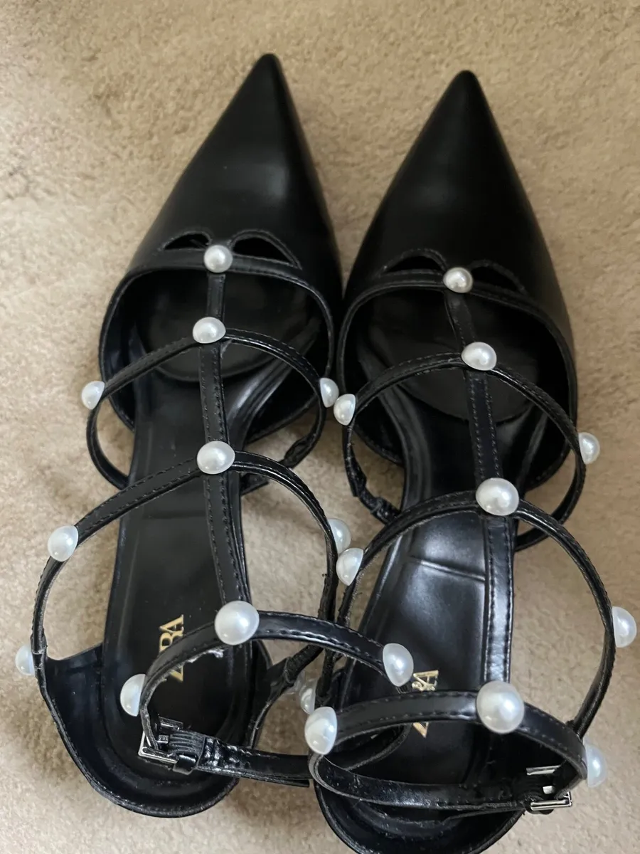 Gorgeous Zara kitten heal shoes - Image 2