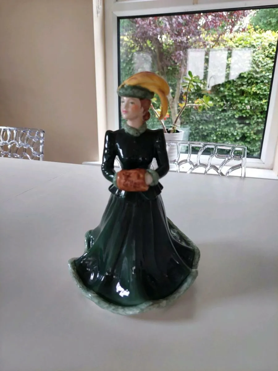 Royal Doulton Ladies of Fashion - Image 1