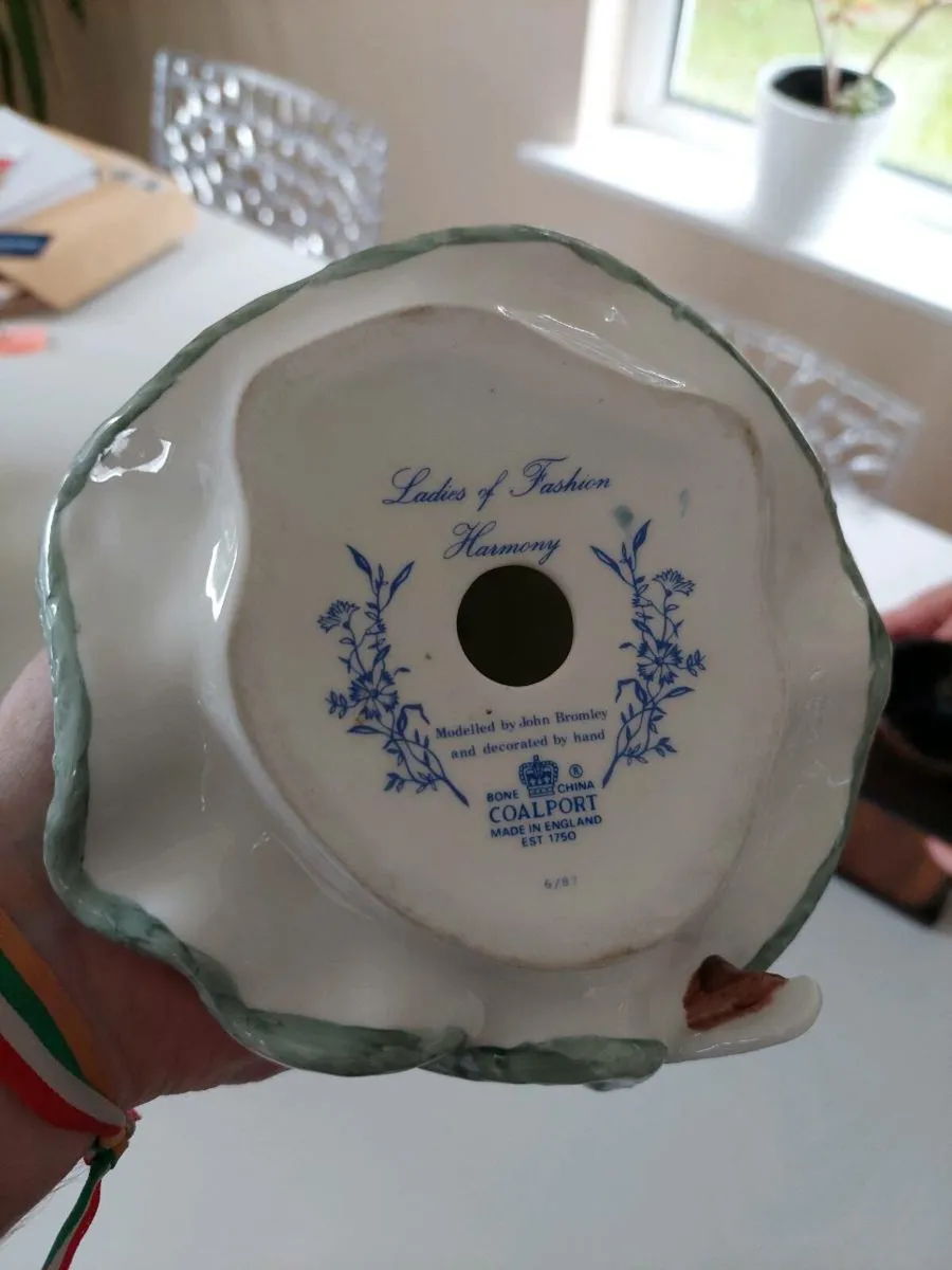 Royal Doulton Ladies of Fashion - Image 2