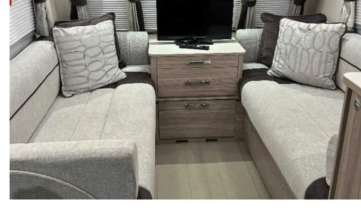 Elddis Avante Riva 586 6 berth - Image 4