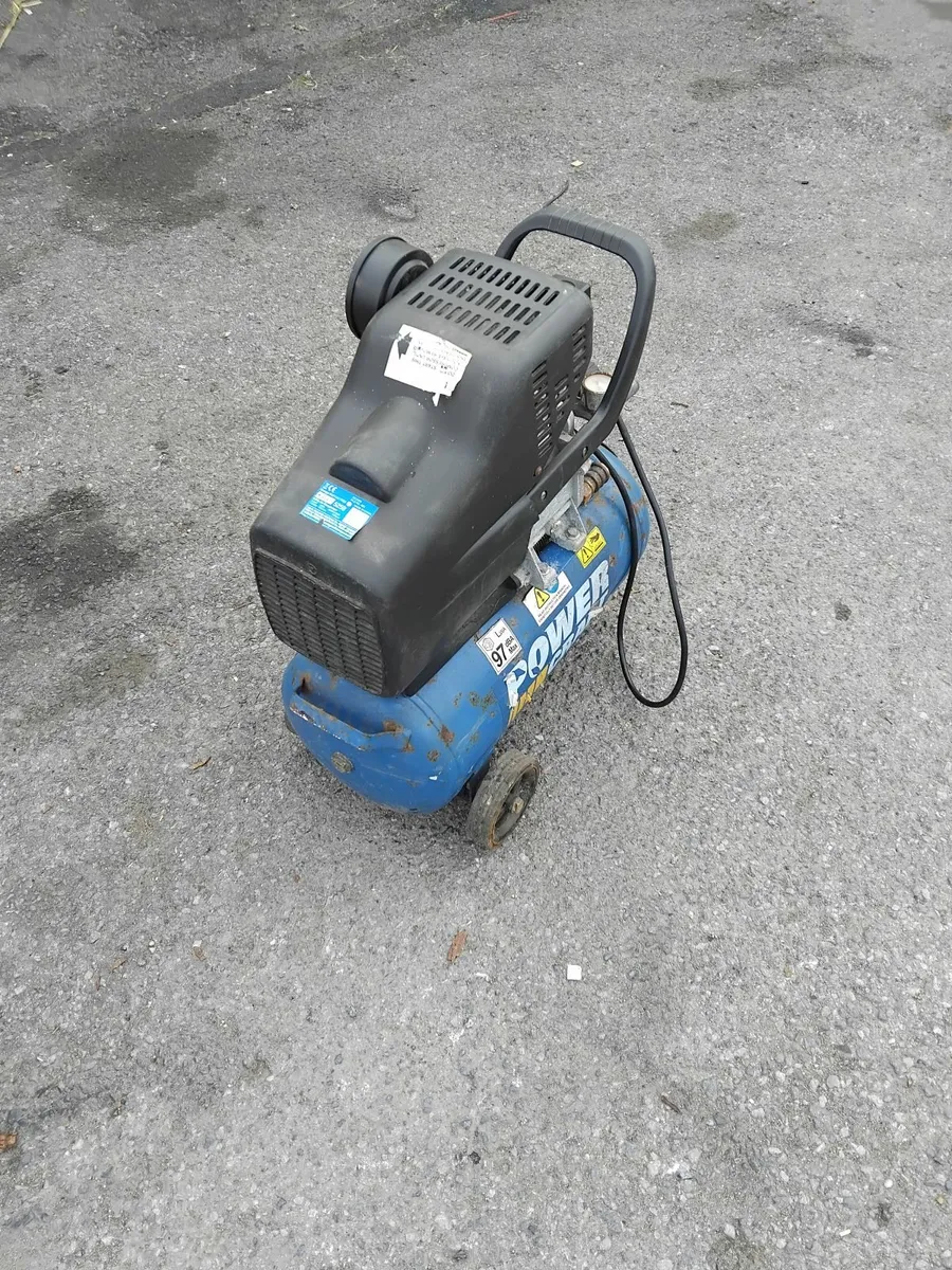 Air compressor working perfectly priced - Image 2