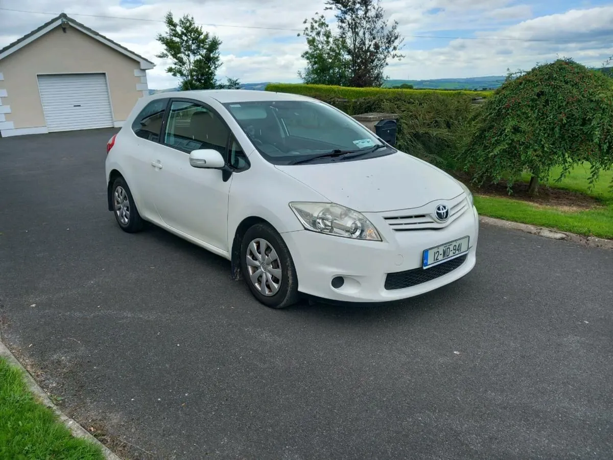 Toyota Auris van 1.4 d4d - Image 1