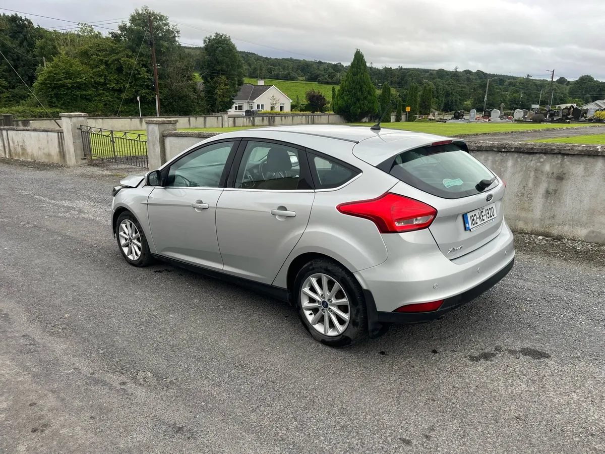 2018 ford focus titanium - Image 3