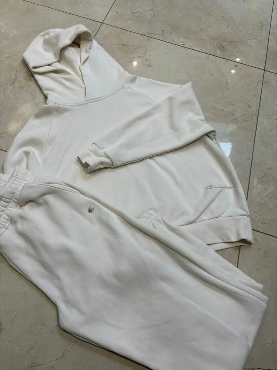 Girls champion tracksuit - Image 1