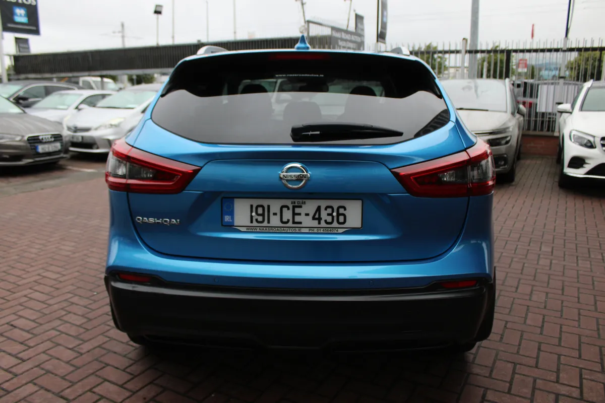 NISSAN QASHQAI 1.2 SV EDITION 5DR ESTATE //  GREAT - Image 4