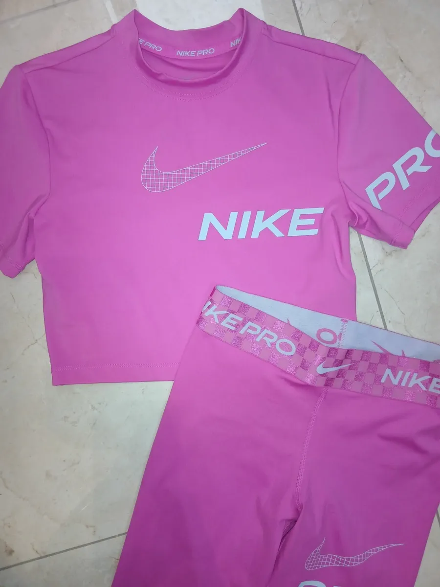 Girls tracksuit - Image 1