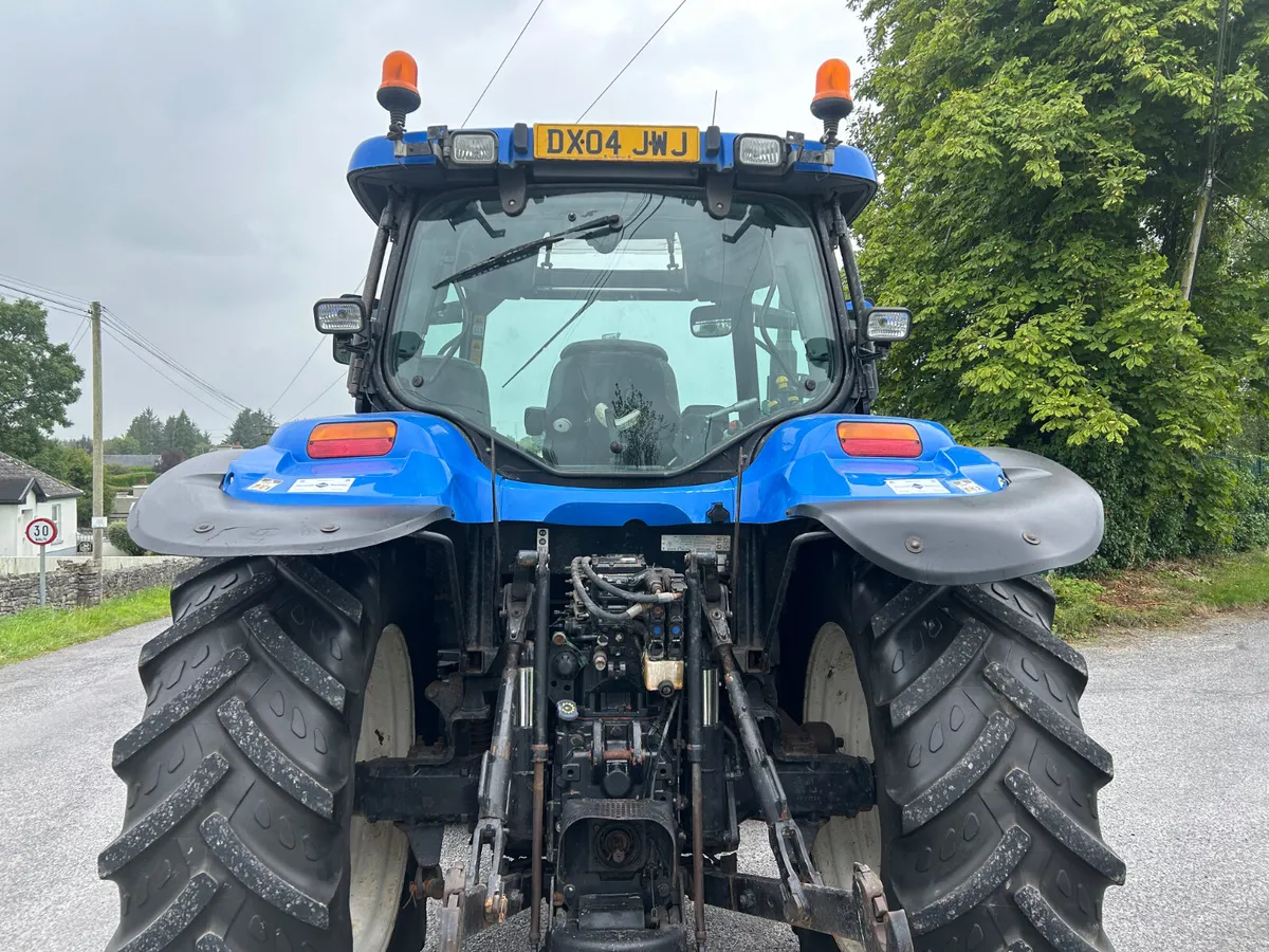 2004 New Holland TS135A - Image 2