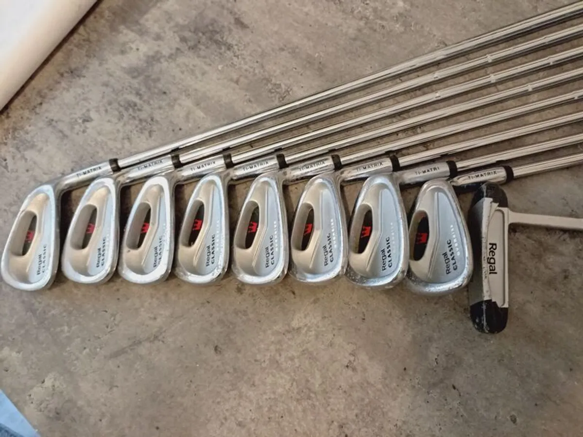 Regal Golf irons  and putter. Right handed clubs - Image 2