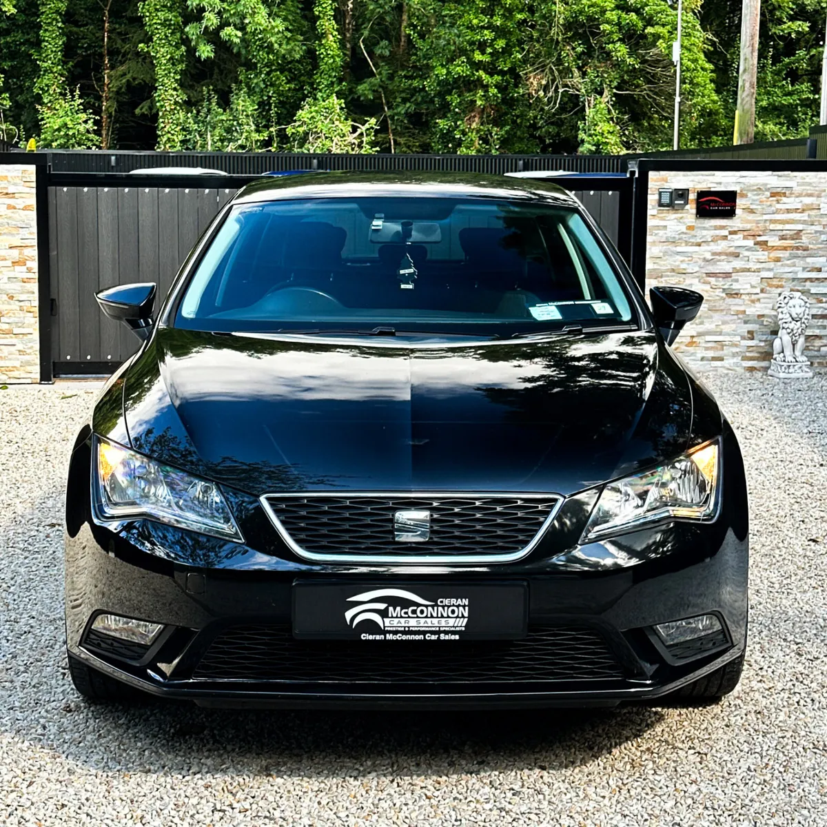 2017 (172) Seat Leon 1.6TDI SE 110BHP - Image 2