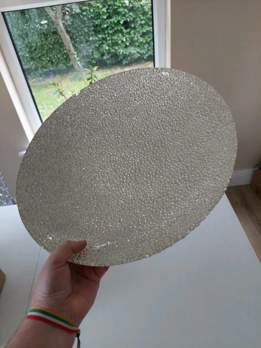 2 x decorative silver dishes - Image 2