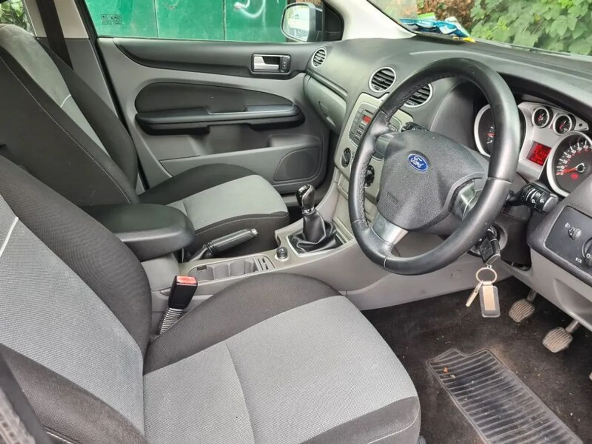 2010 Ford Focus New Nct, Pads And Disc's - Image 2