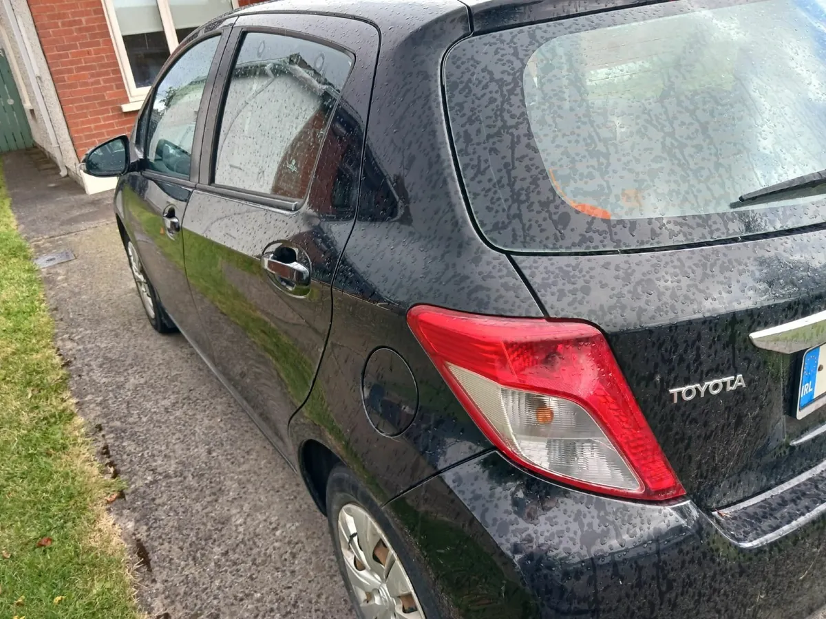 Toyota Yaris 2012 - Image 3
