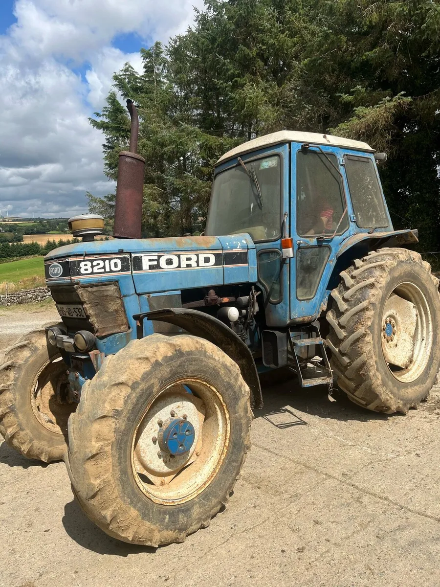 Ford 8210 - Image 1