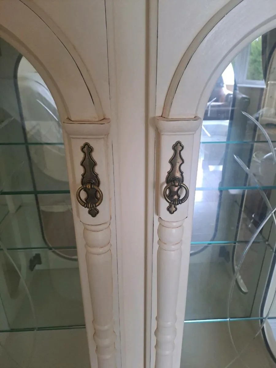 DIsplay Cabinet - Image 2