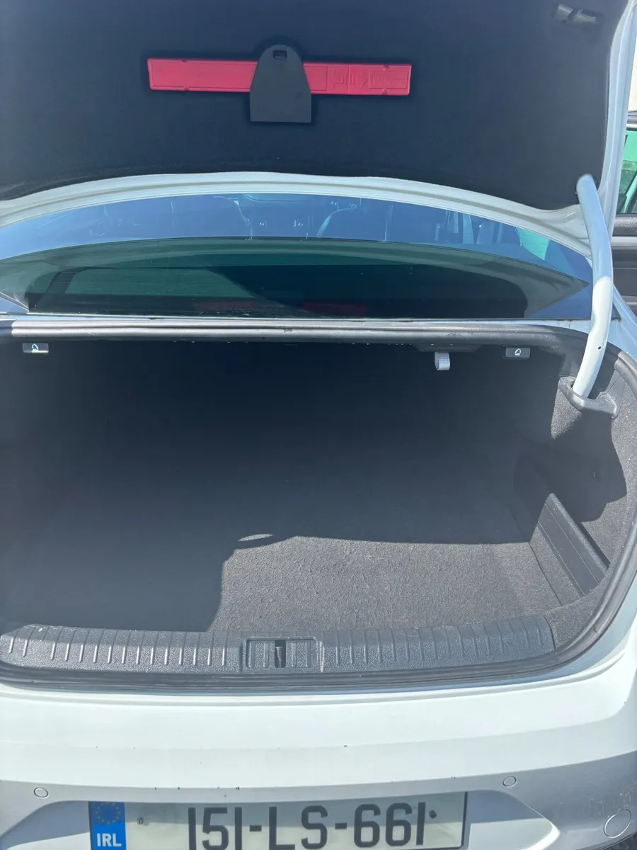 Volkswagen Passat 2015 - Image 4