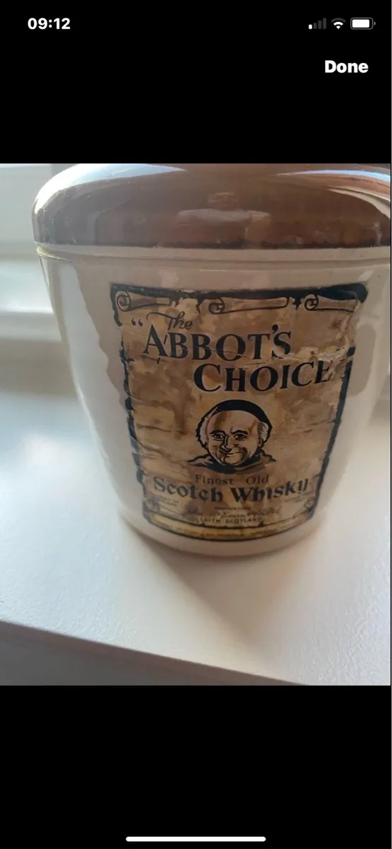 Abbot’s Choice Scotch Whisky Ceramic Decanter - Image 2