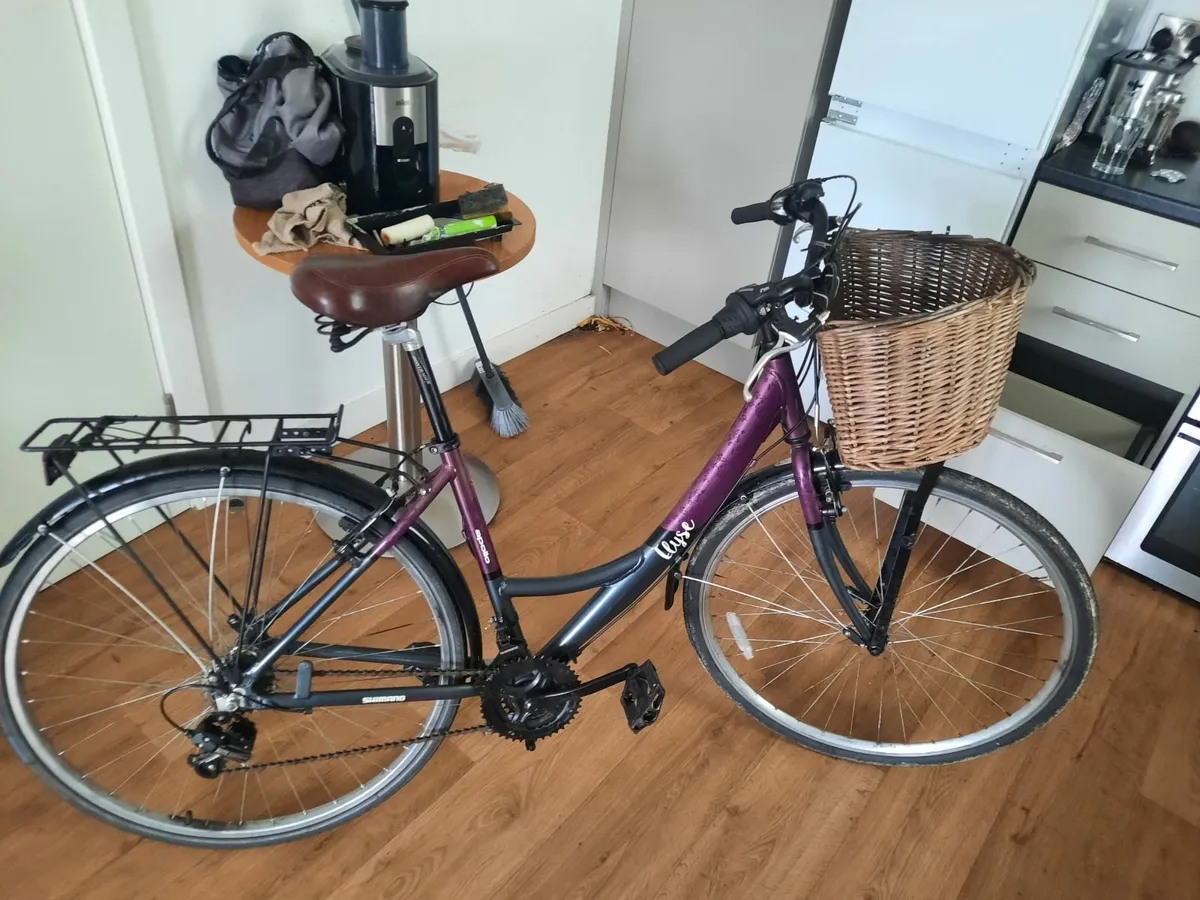 Ladies hybrid bike - Image 2