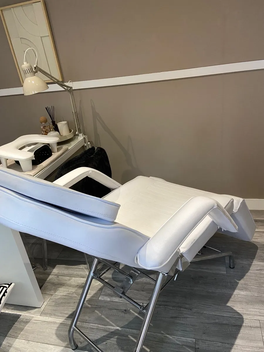 Salon bed - Image 3