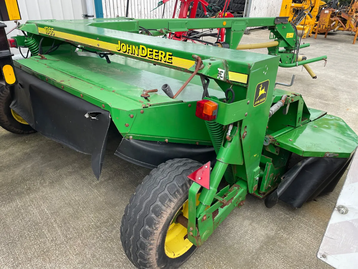 2004 John Deere 1365 Conditioner Mower - Image 2