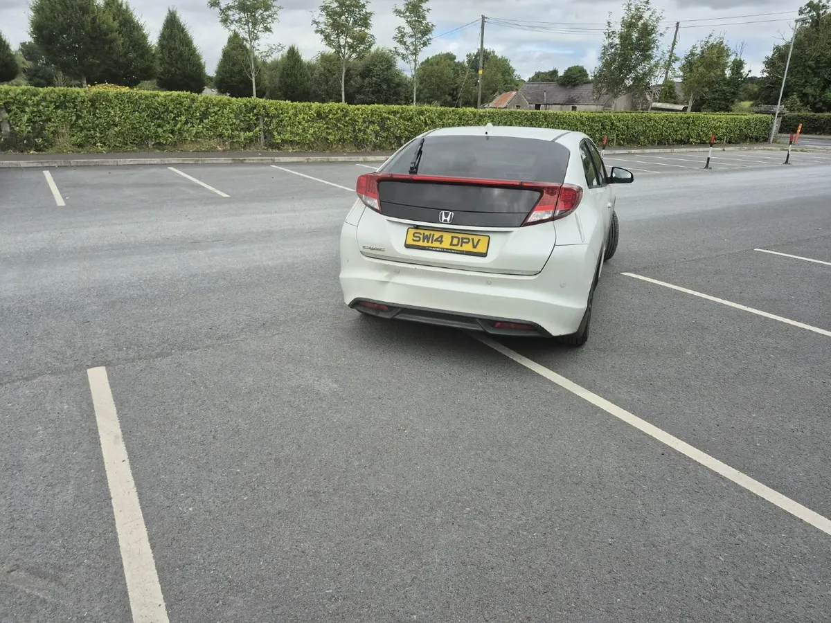 Honda Civic 2014 - Image 2