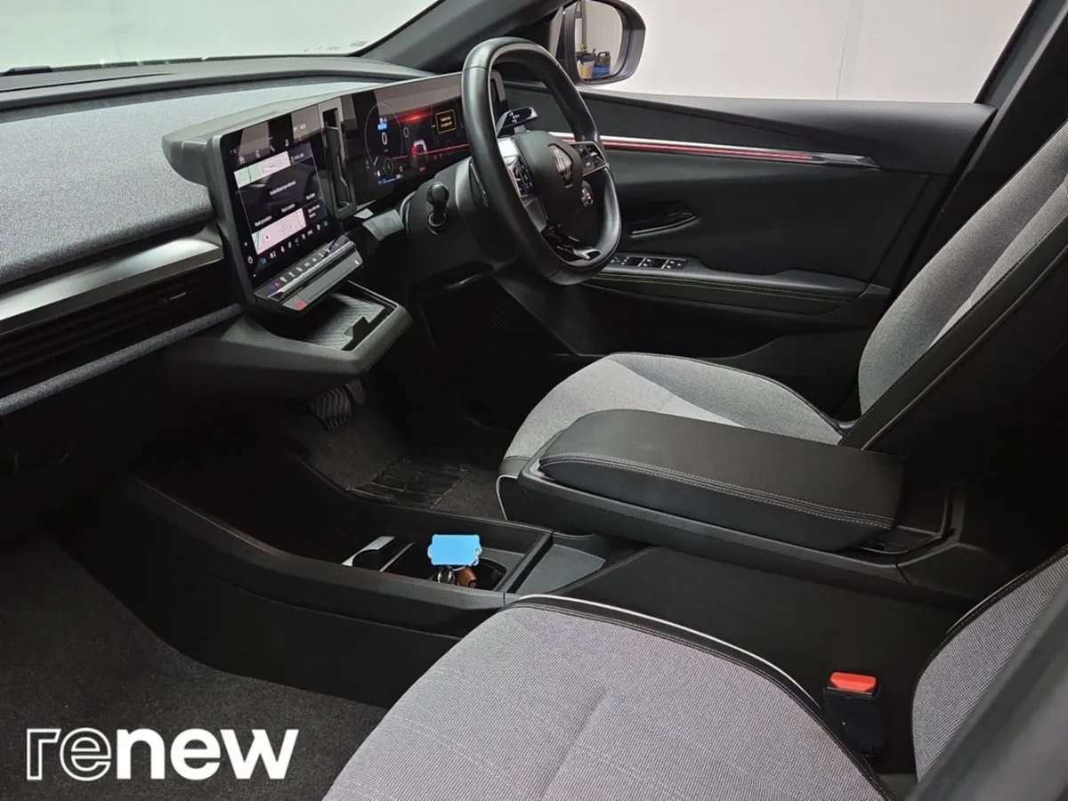 Renault Megane E-Tech Ev60 220hp Techno - Image 3