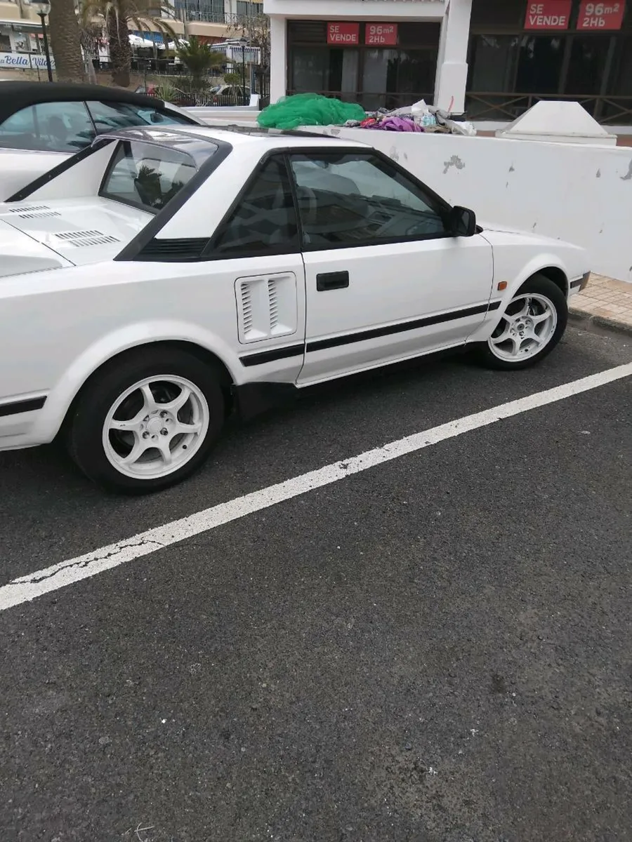 Toyota MR2 classic - Image 2
