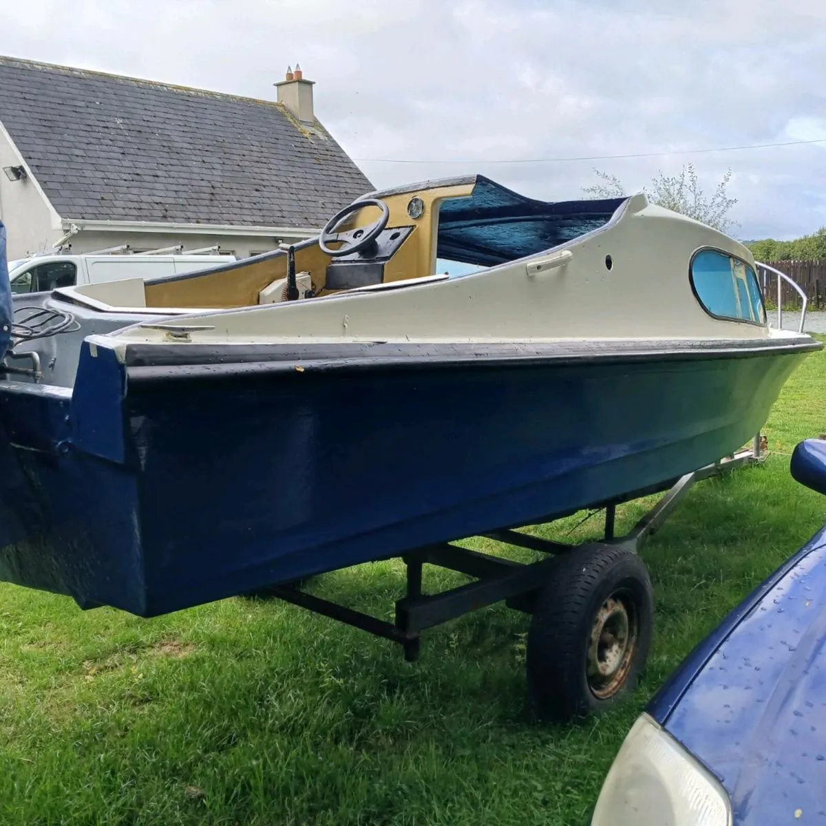 16 foot fishing  boat - Image 3