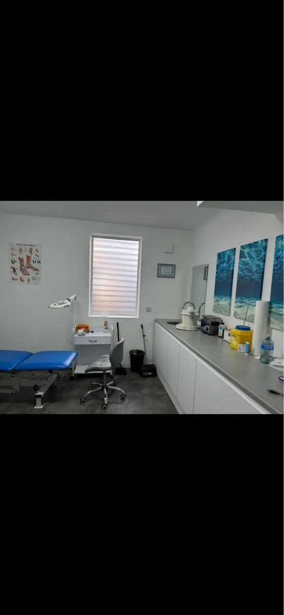 Treatment room to rent - Image 1