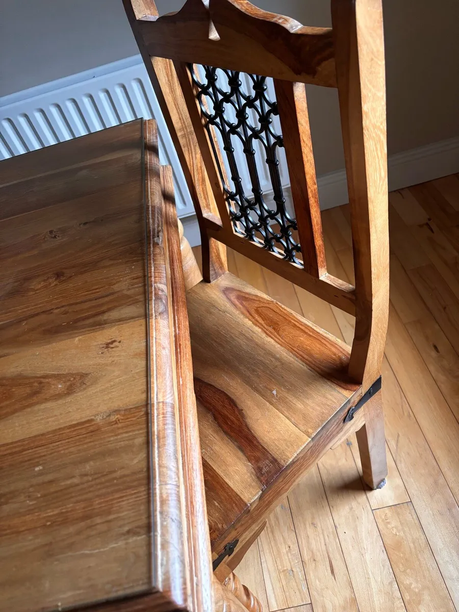 Solid oak table chairs and seat - Image 3