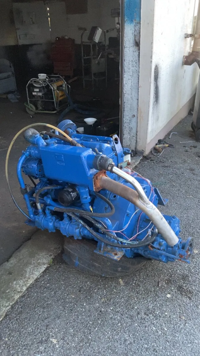 Ford boat engine - Image 1