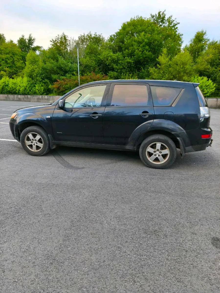 Car - Image 4
