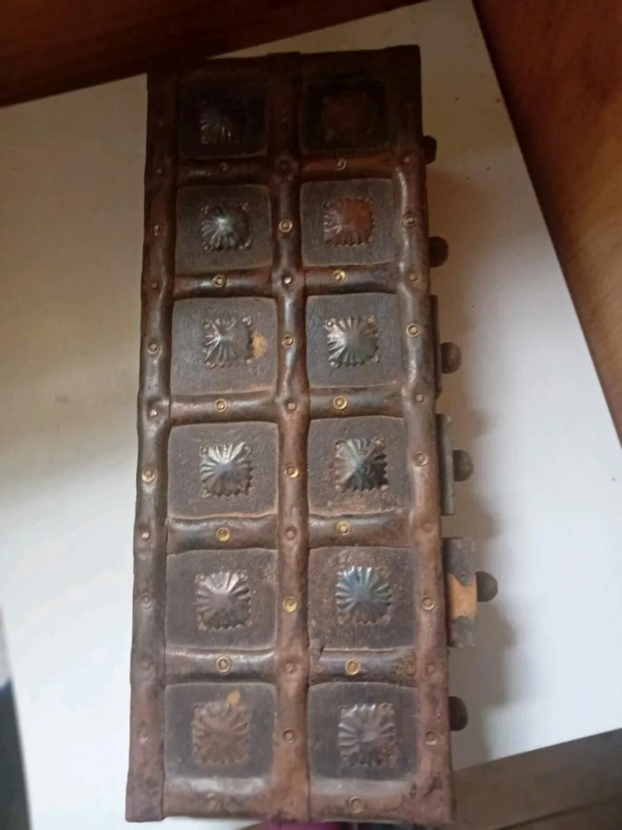 decorative  wooden box 6 drawers with metal inlay - Image 4