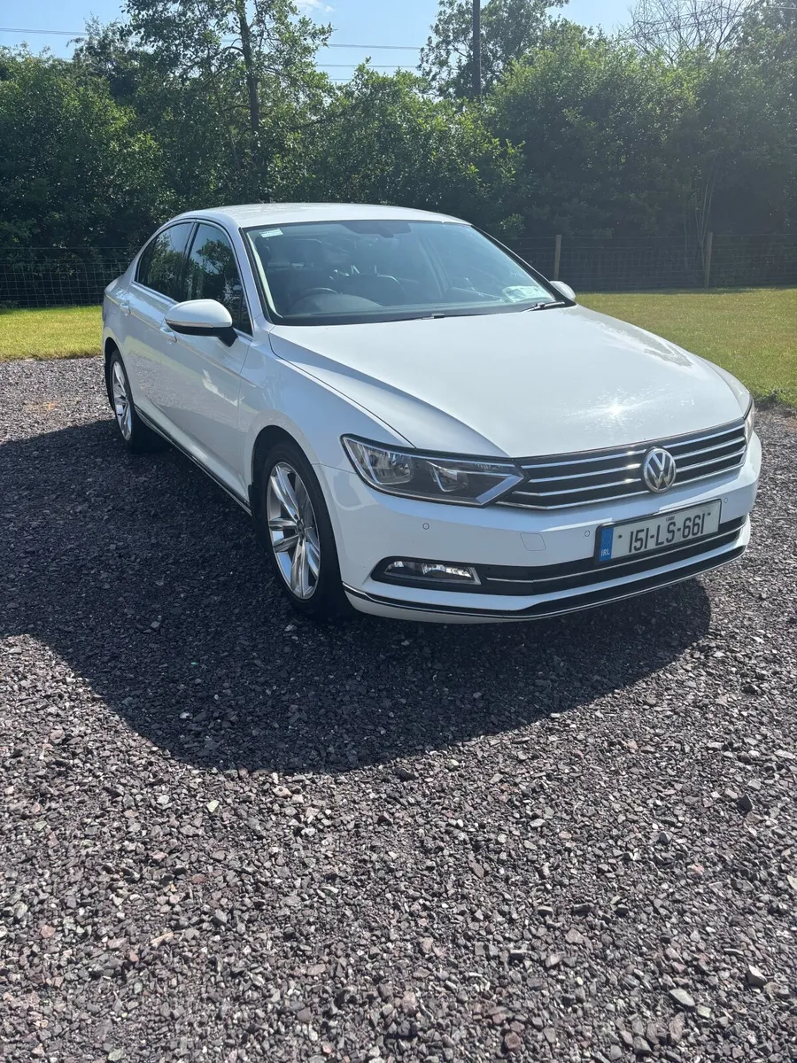 Volkswagen Passat 2015 - Image 2