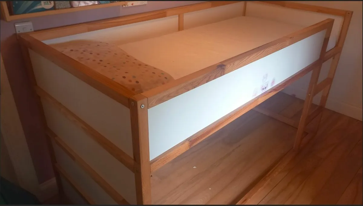 Childs Bed - Image 1