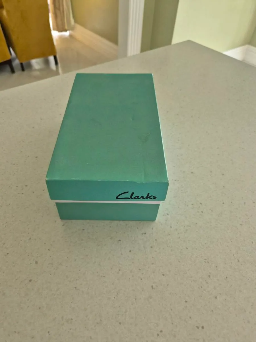 Clarks 12.5 uk kids shoes - Image 1